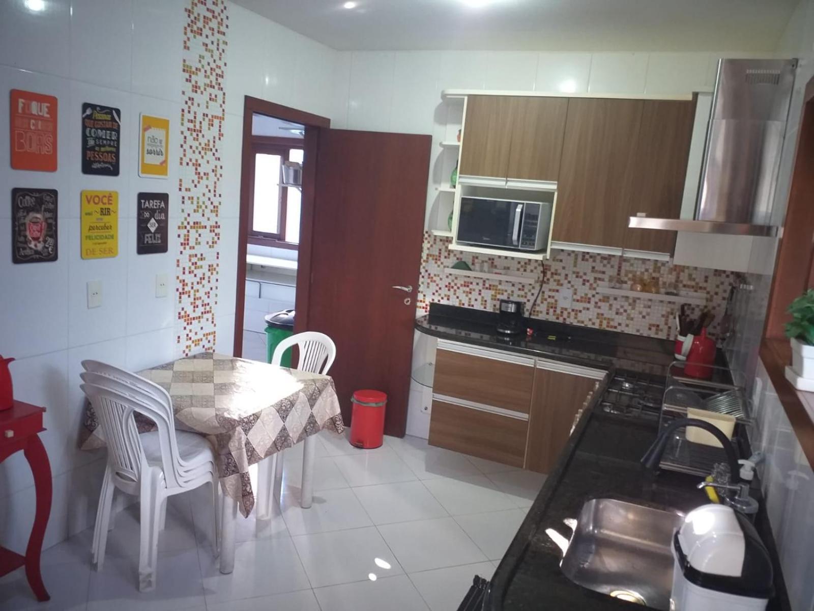 Linda Casa Com Piscina Em Interlagos Vila Velha Es Villa Exteriör bild